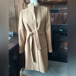 Gorgeous J.Crew size 6 camel color wool coat